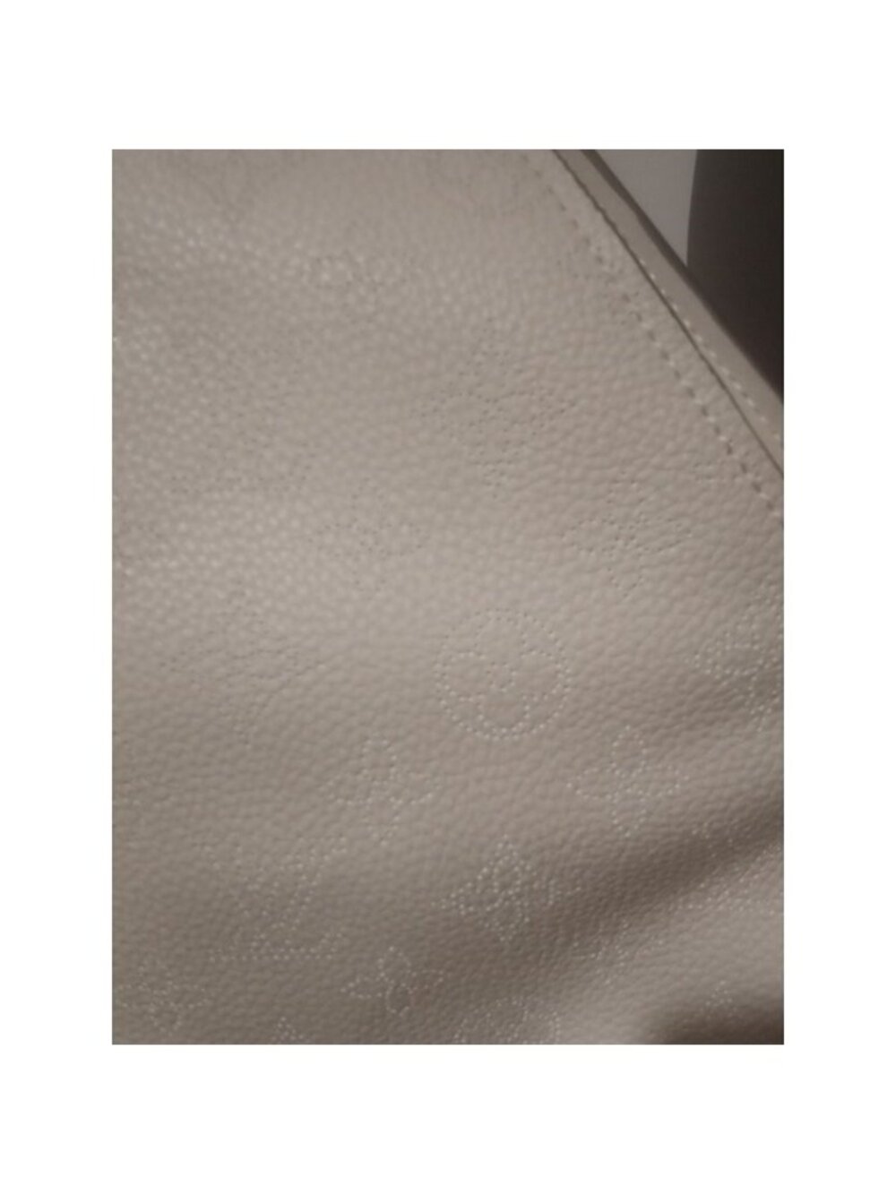 LOUIS VUITTON Paris Carmel Mahina Leather Hobo Bag White Beige - Picture 8 of 12